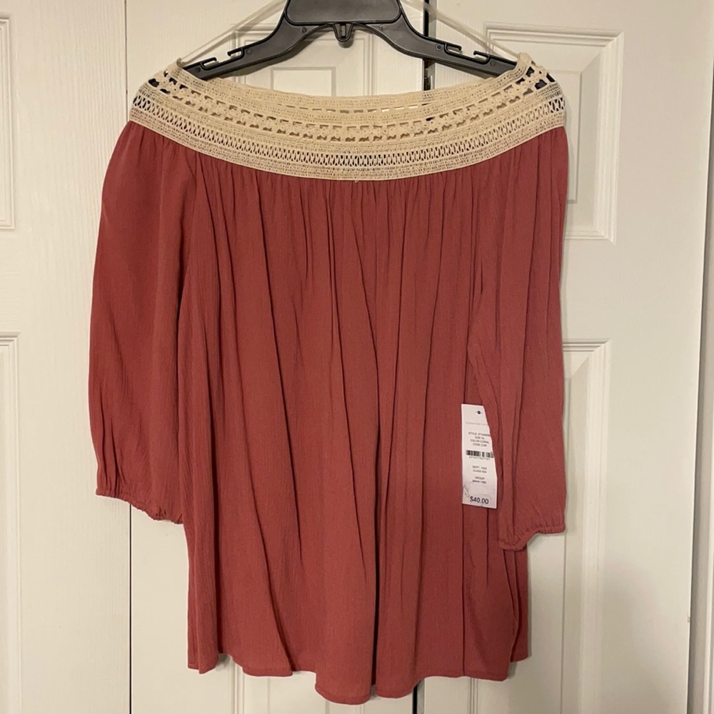 Signature Studio 3/4 length sleeve top